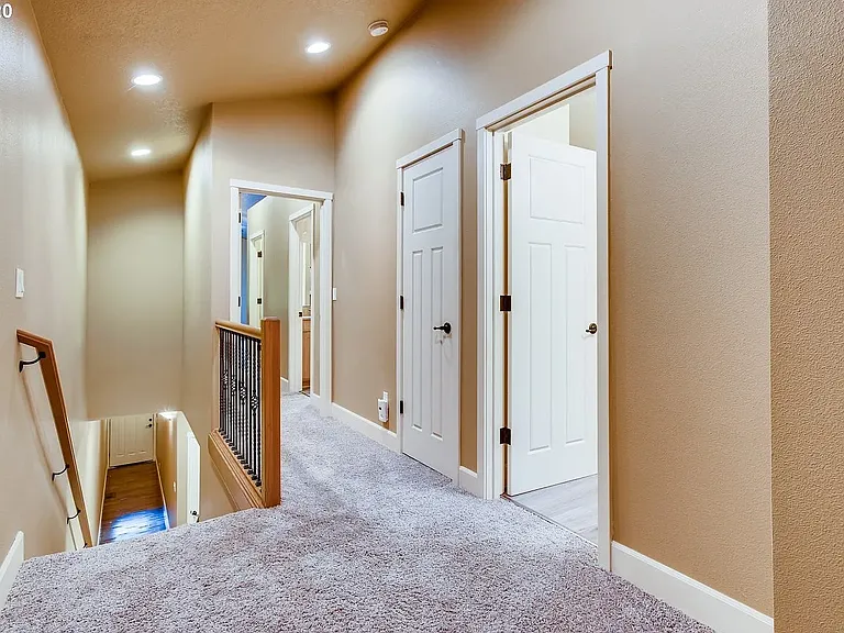 1402 Parrish St - Photo 5 of 17
