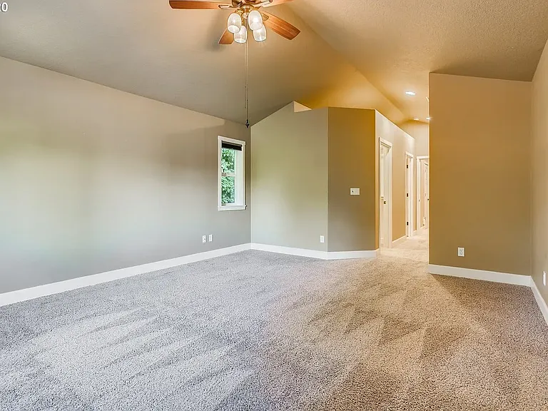 1402 Parrish St - Photo 6 of 17