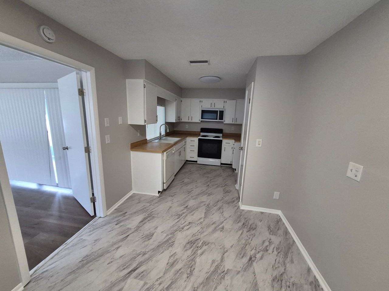 332 Upland Ave - Photo 4 of 22