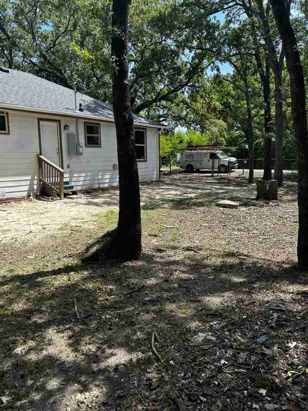121 Telephone Rd - Photo 6 of 17