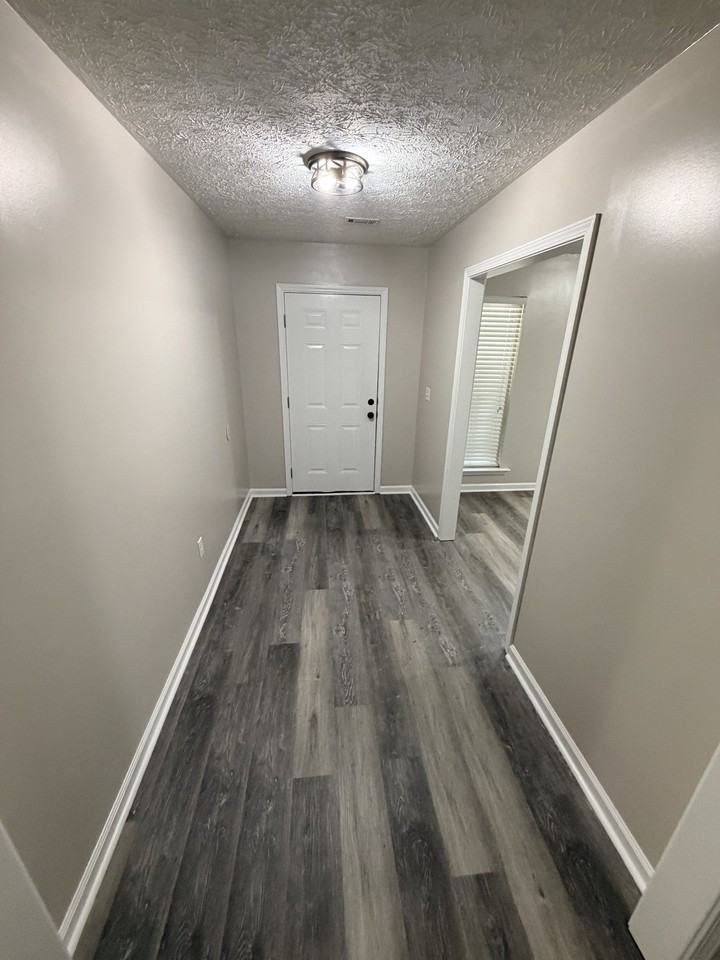 207 Murfee Dr - Photo 2 of 19