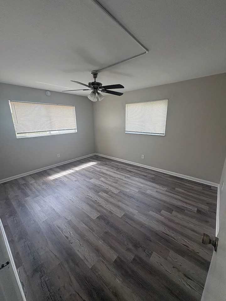 706 Se 13th Ct #D - Photo 4 of 10