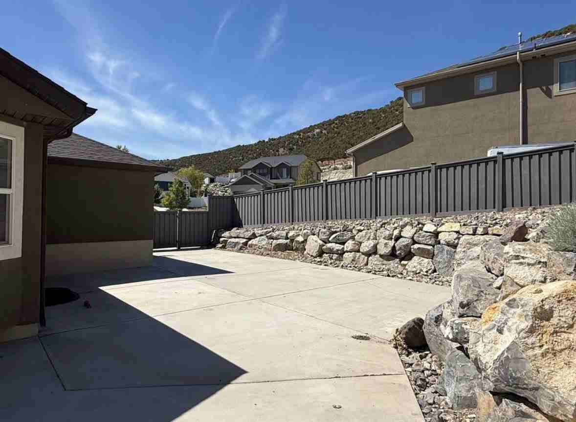 7081 N Hollow View Ct - Photo 3 of 31
