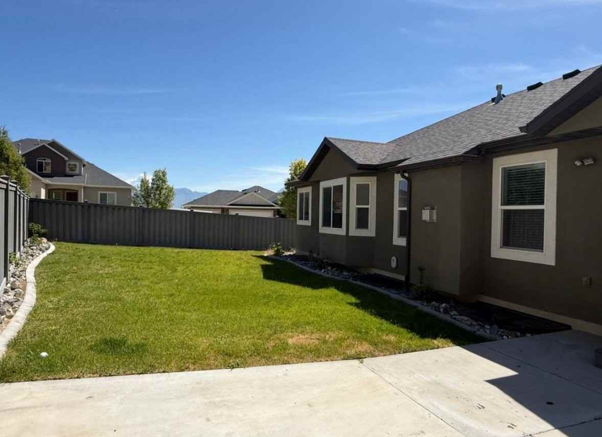 7081 N Hollow View Ct - Photo 4 of 31