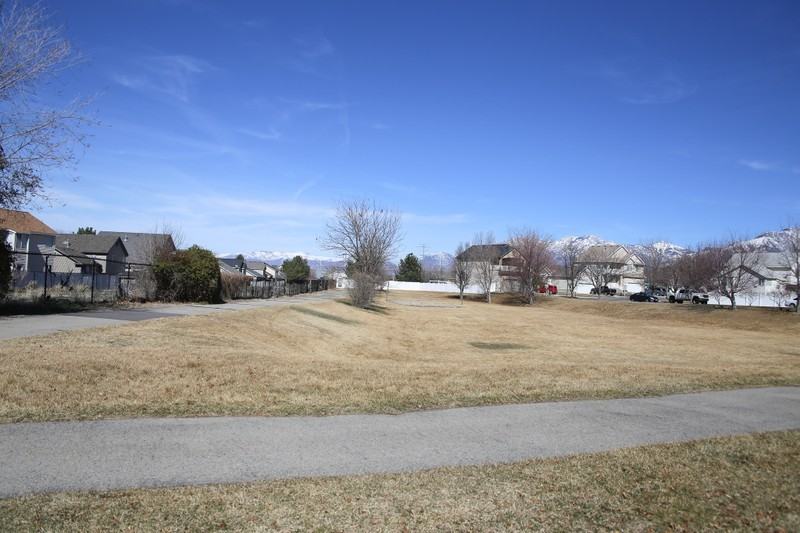 356 W Clintwood Dr - Photo 2 of 22