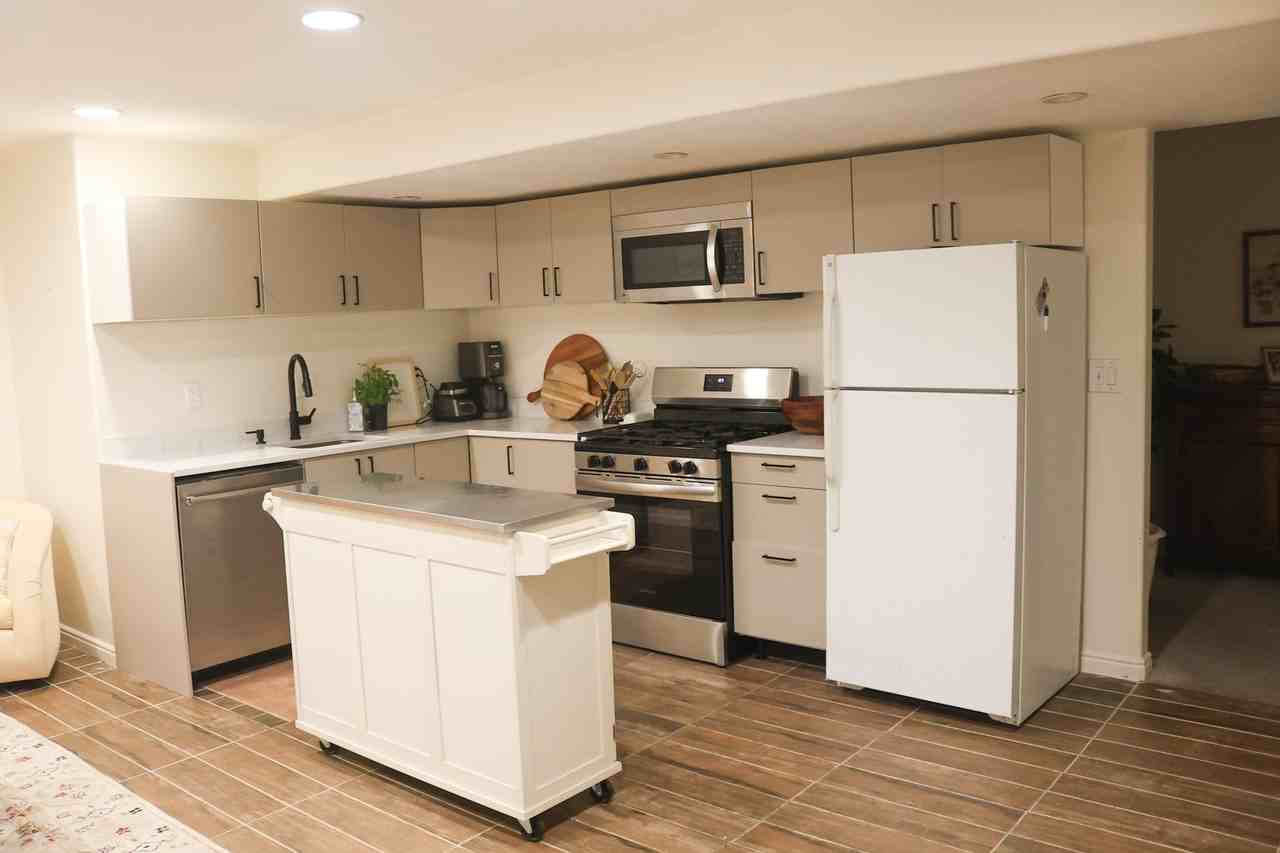 356 W Clintwood Dr - Photo 7 of 22