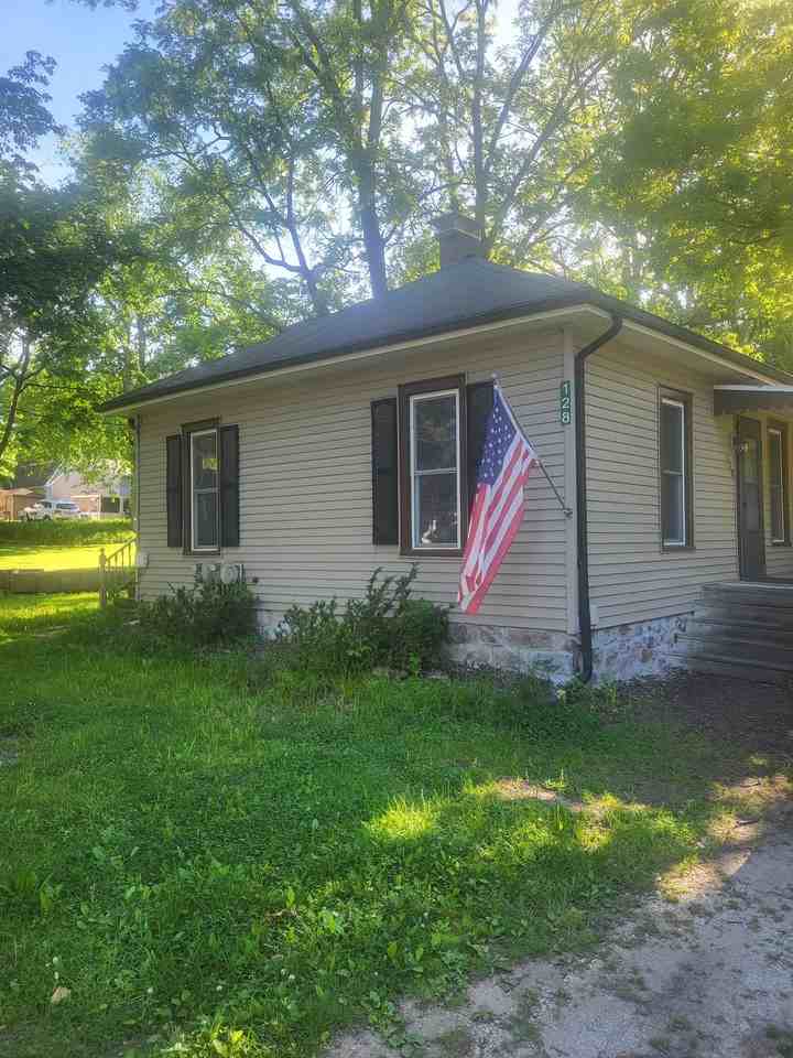 128 East St