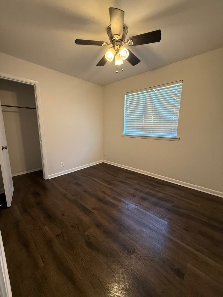 5115 N Woodland Dr - Photo 4 of 8