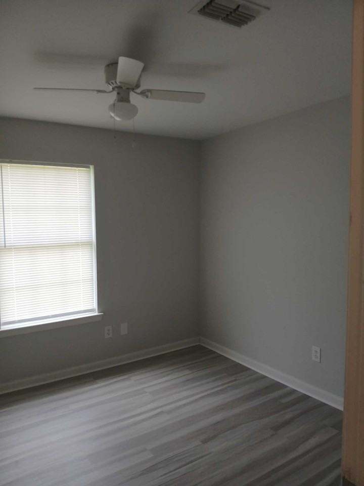 2819 57th Ave - Photo 4 of 9