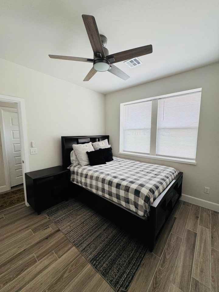2721 N Walnut Ave - Photo 2 of 7