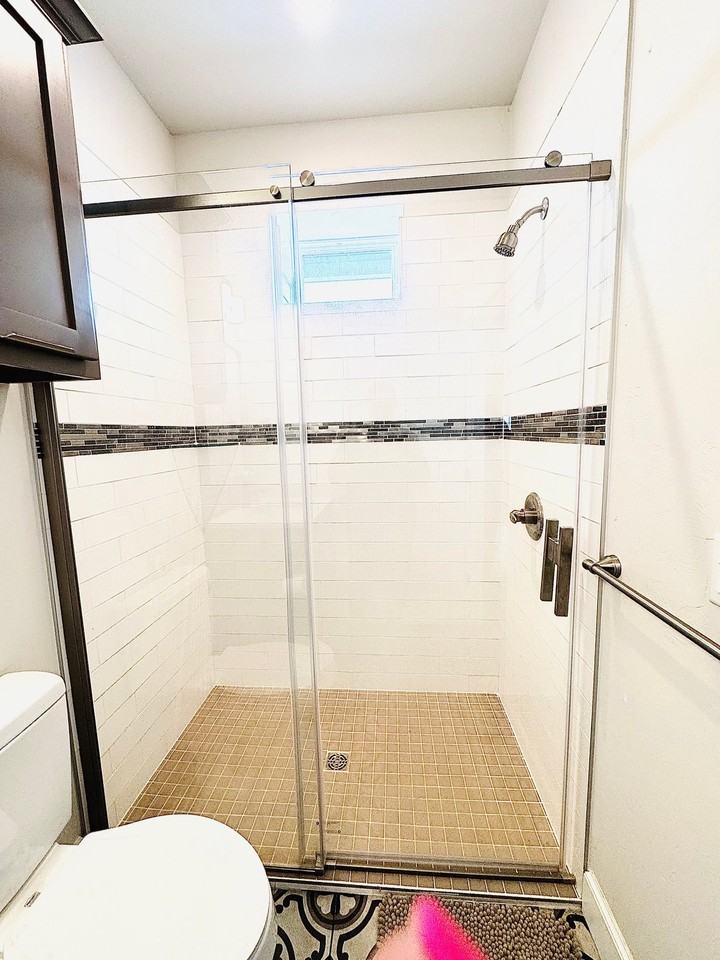 2721 N Walnut Ave - Photo 4 of 7