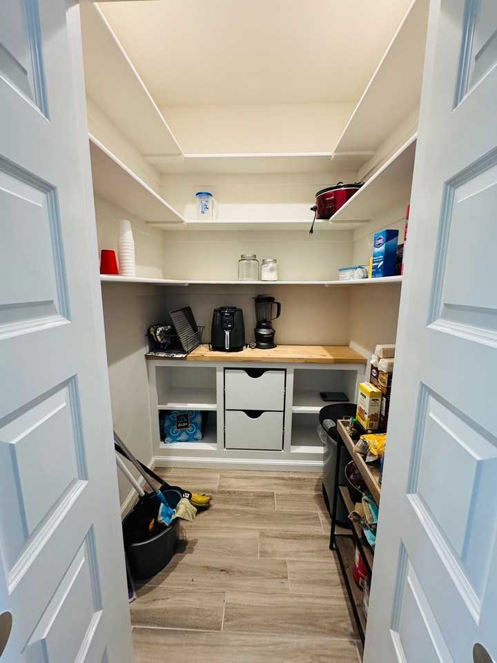 2721 N Walnut Ave - Photo 6 of 7