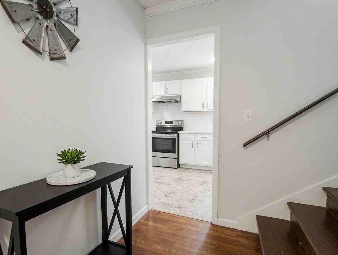 3238 Amhurst Dr Nw - Photo 4 of 14