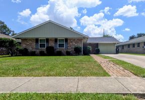 featured image of 3410 Plymouth Pl