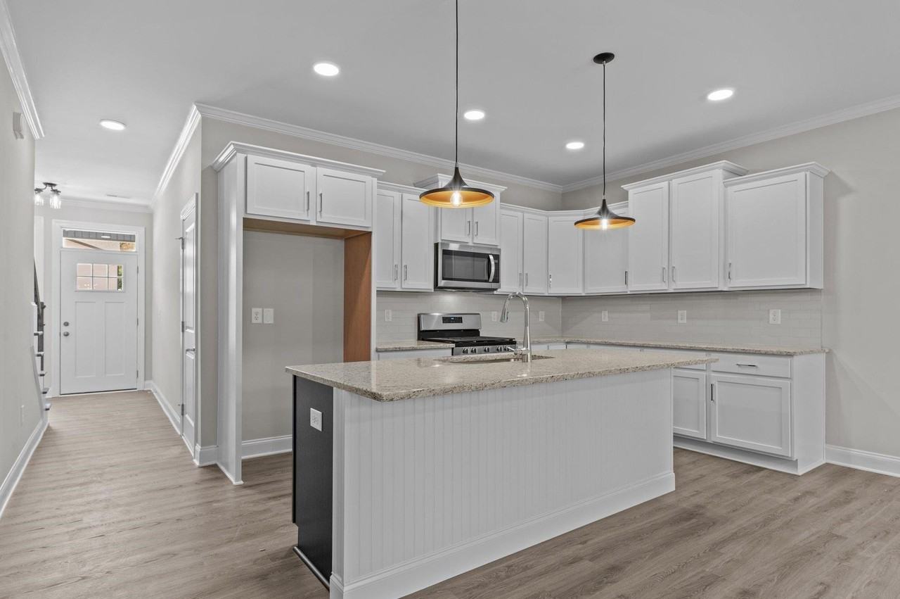 607 Marshskip Way - Photo 4 of 14