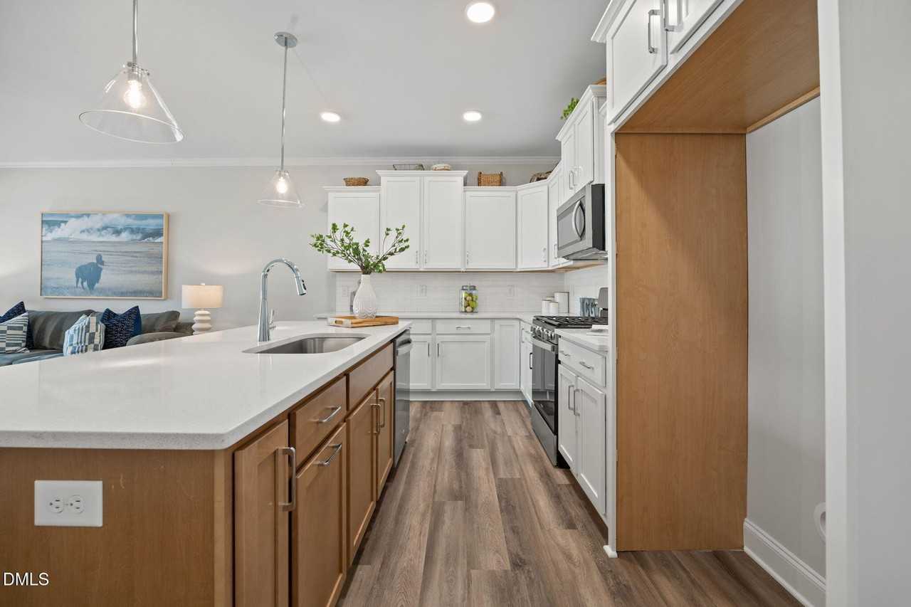 609 Marshskip Way - Photo 3 of 12