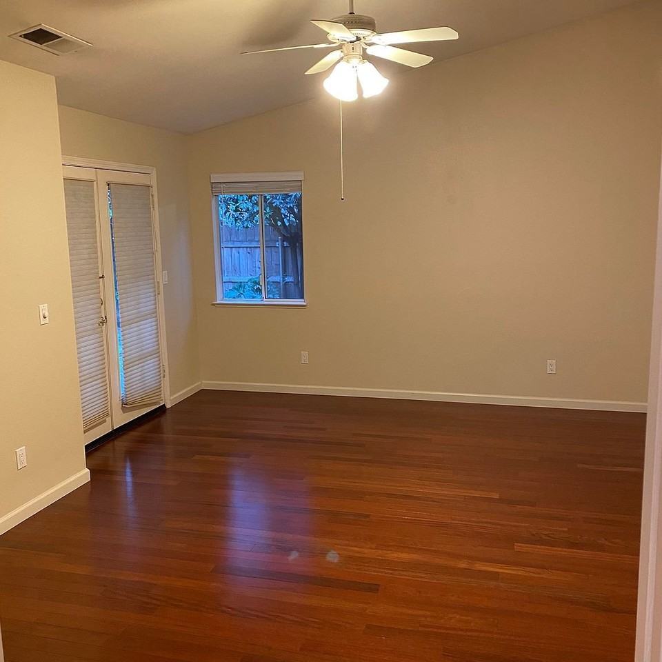 1740 Corsica Dr - Photo 3 of 11