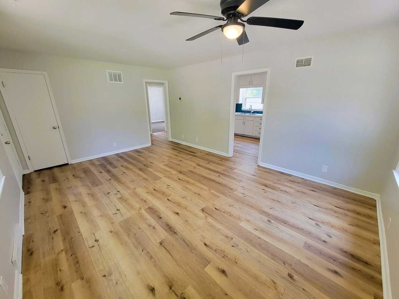 5935 E Bellaire St - Photo 5 of 18