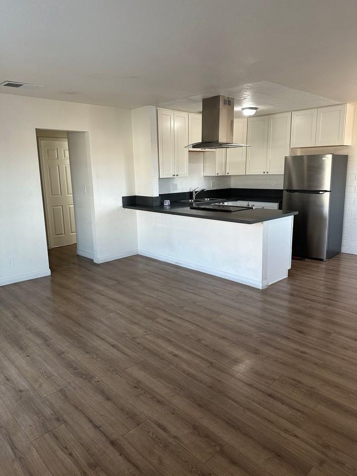 803 N Major Ave - Photo 3 of 20