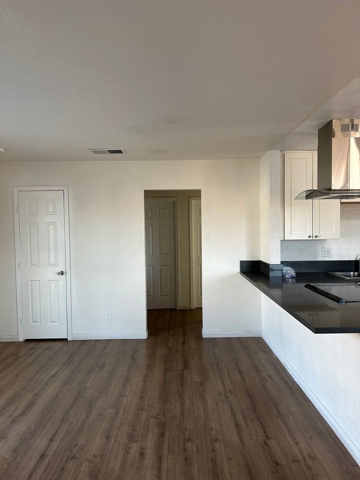 803 N Major Ave - Photo 5 of 20