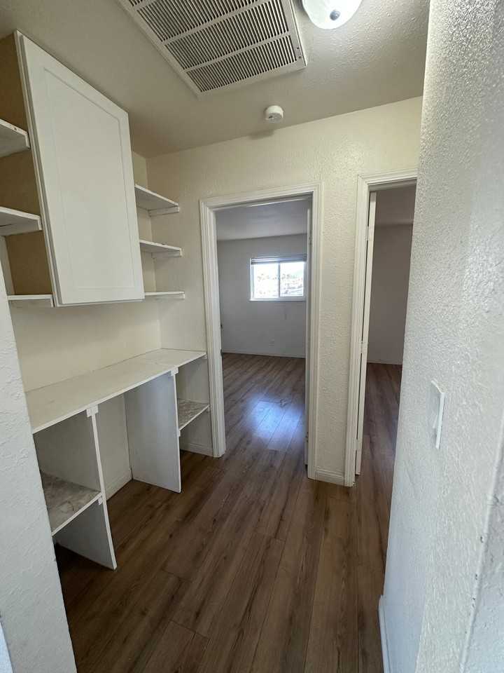 803 N Major Ave - Photo 7 of 20