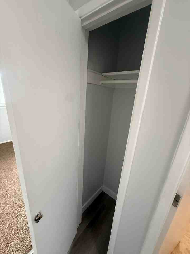 95 Clarendon Rd #4 - Photo 2 of 32