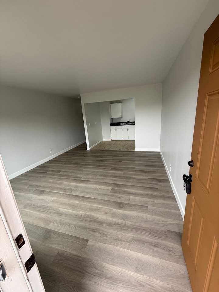 95 Clarendon Rd #4 - Photo 4 of 32