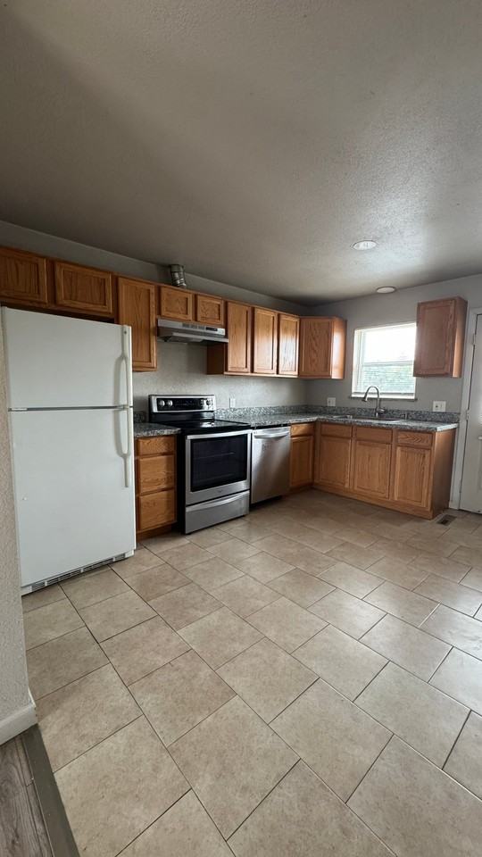 2949 W Mexico Ave #C - Photo 2 of 6