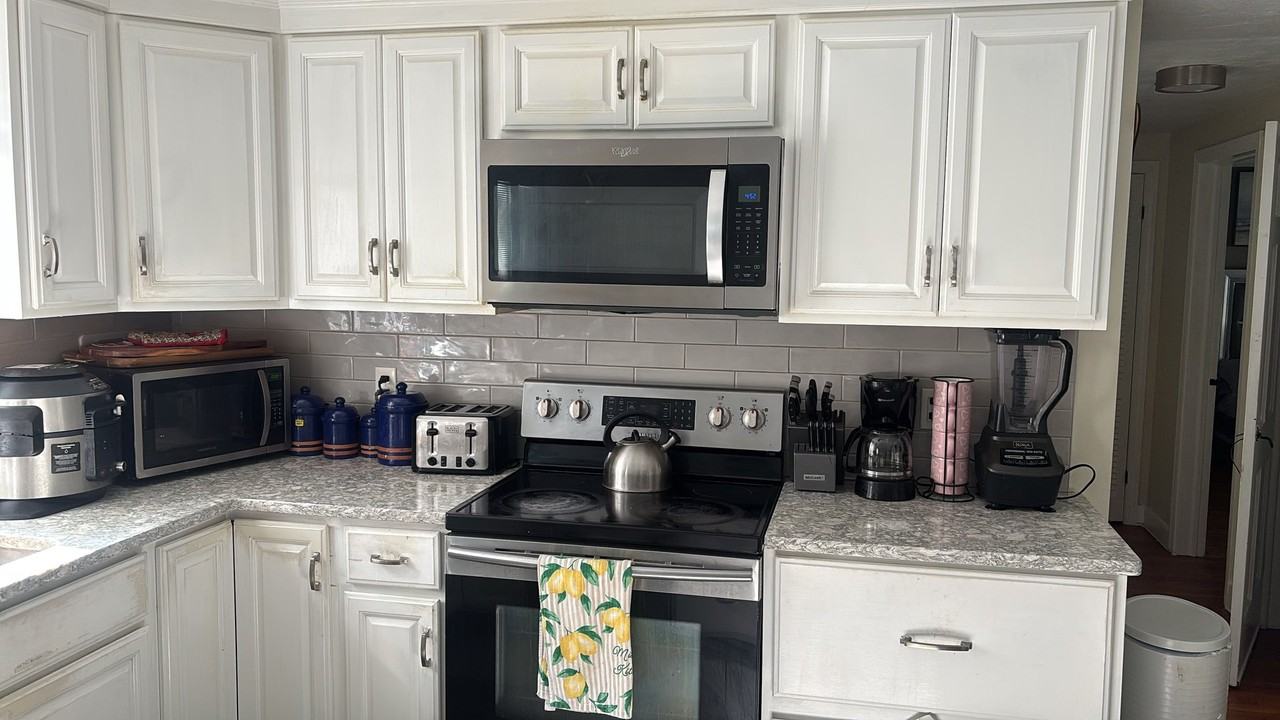 8 Ash Street Manville - Photo 7 of 7