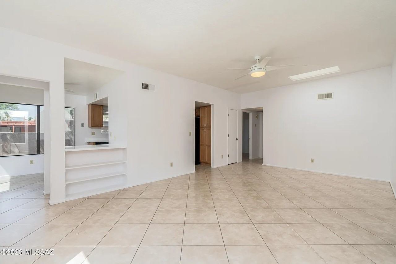 4461 E Bullrush Ln - Photo 3 of 14