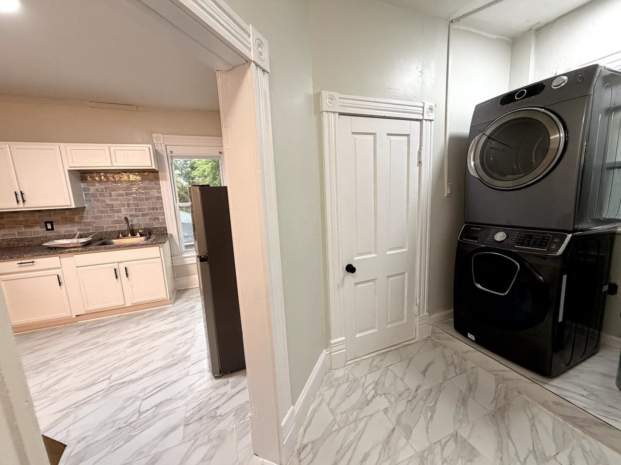 129 Poplar Ave - Photo 5 of 12