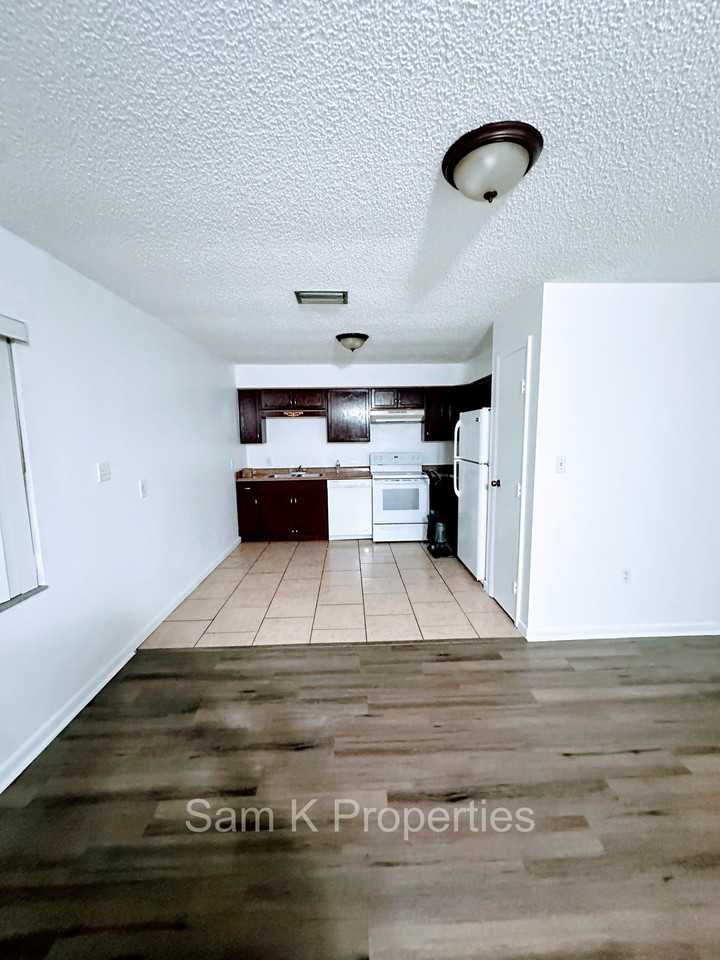 331 W Alamo Dr - Photo 2 of 13