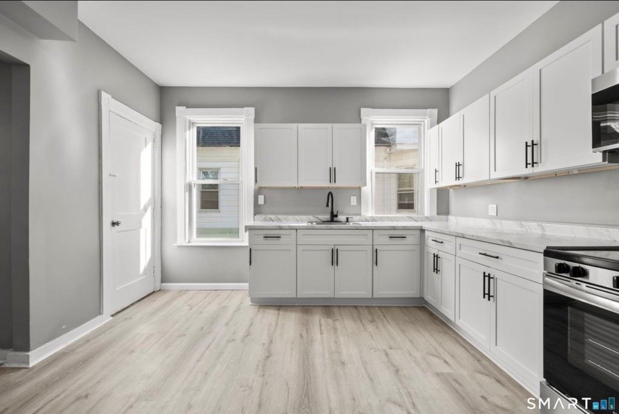 362 Sigourney St #2 - Photo 3 of 12