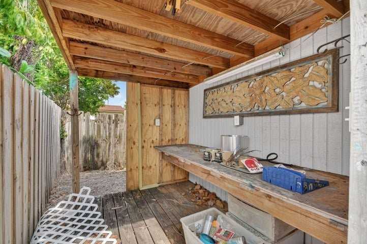 318 Glen Arbor Ter - Photo 3 of 20