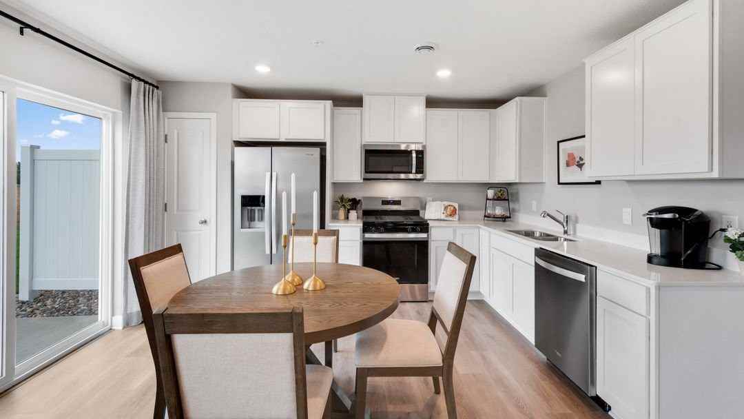 12726 Ashbury Dr - Photo 6 of 32