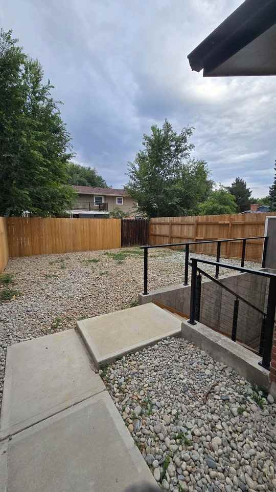 912 S Pratt Pkwy #B - Photo 3 of 18