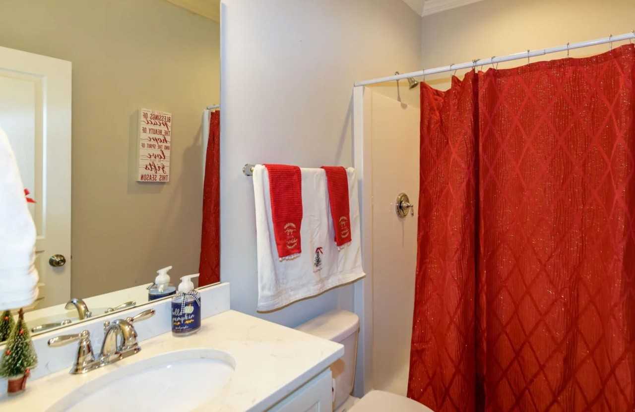 1106 Bromby Ave - Photo 3 of 19