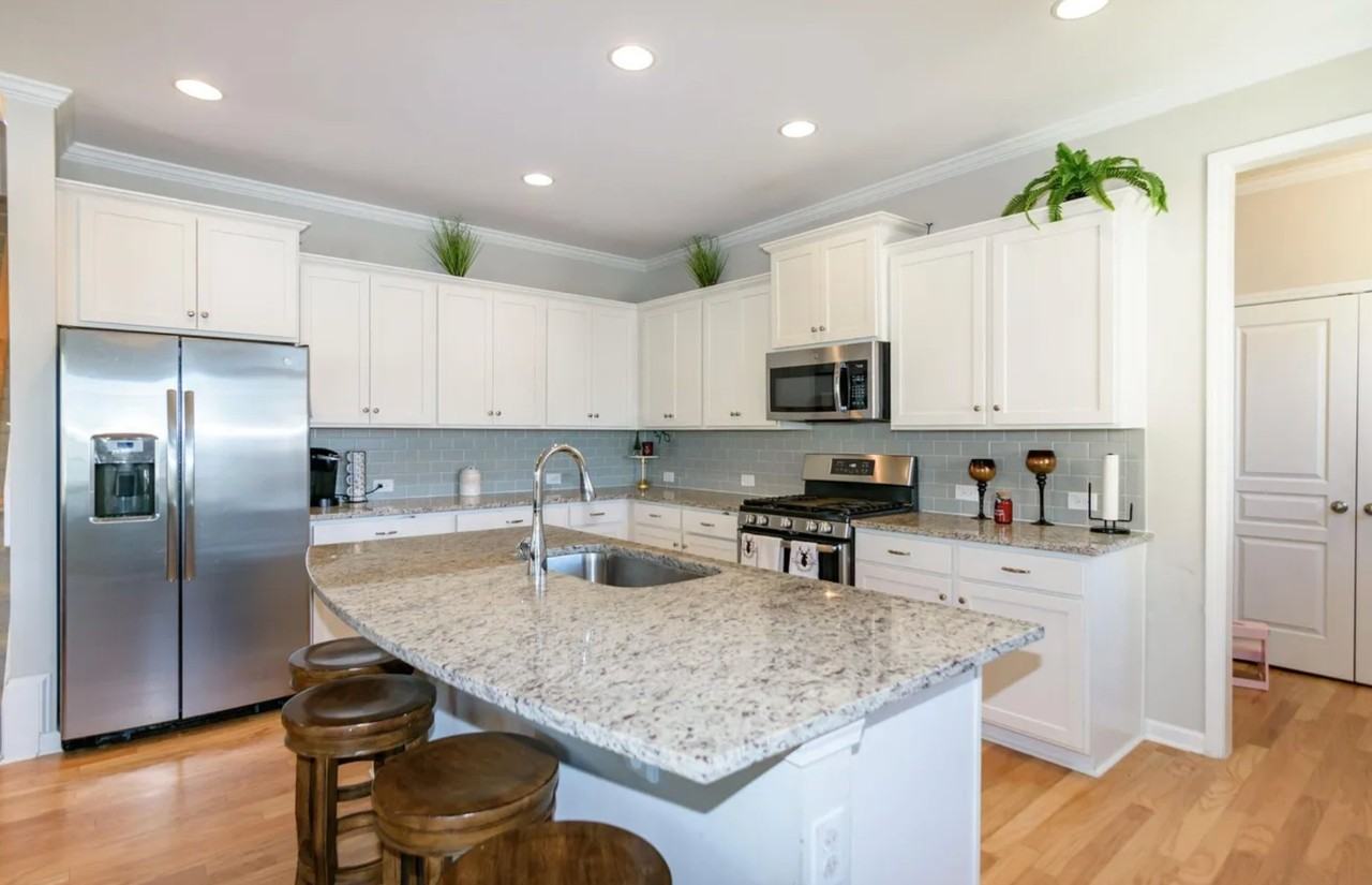 1106 Bromby Ave - Photo 6 of 19
