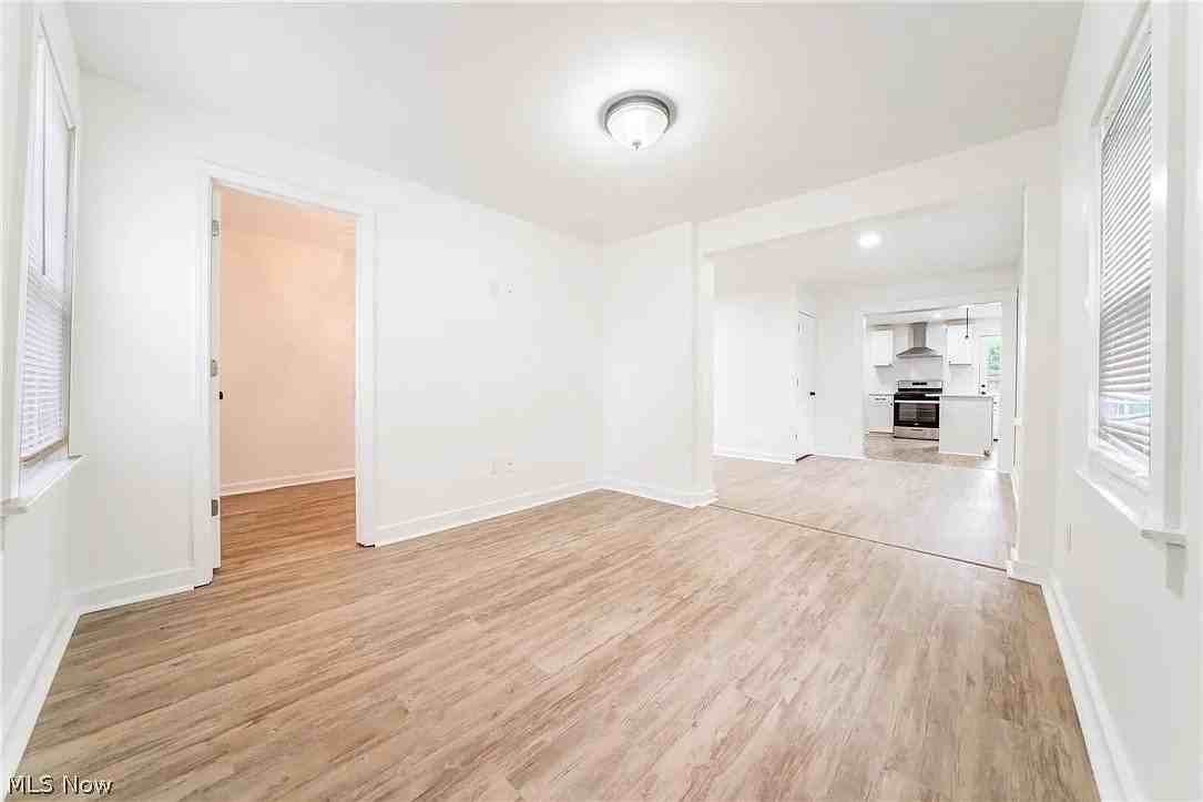 2053 W 45th St - Photo 2 of 13