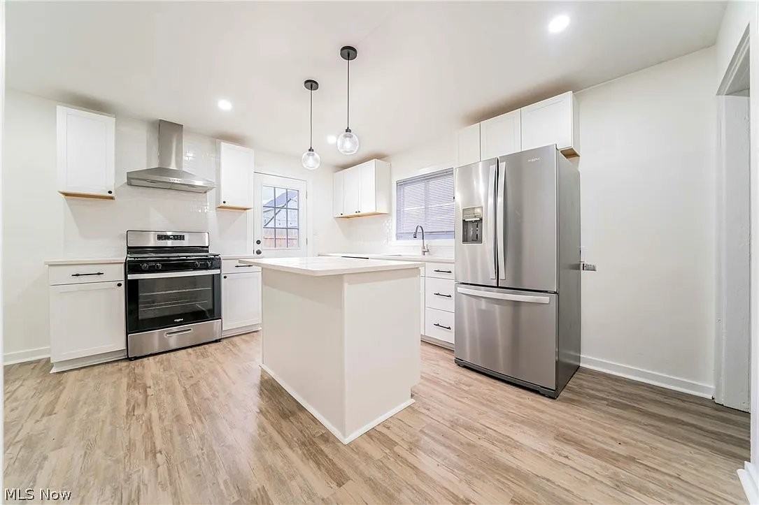 2053 W 45th St - Photo 4 of 13