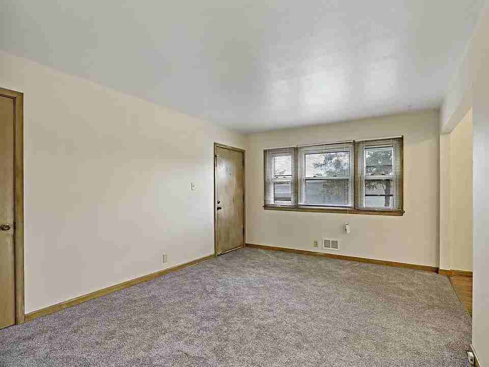 6823 W Wedgewood Dr #1 - Photo 5 of 14