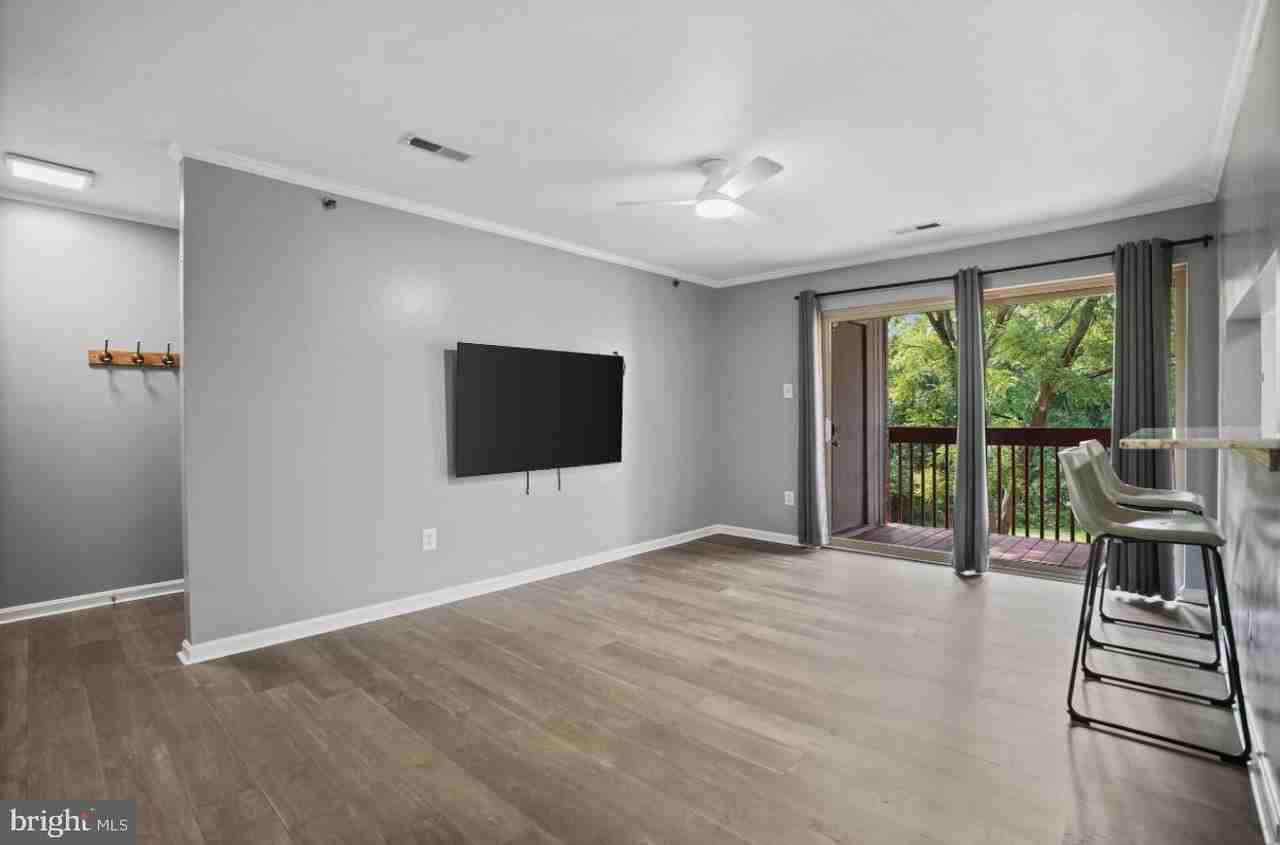 4 Cedar Valley Pl #202 - Photo 4 of 19