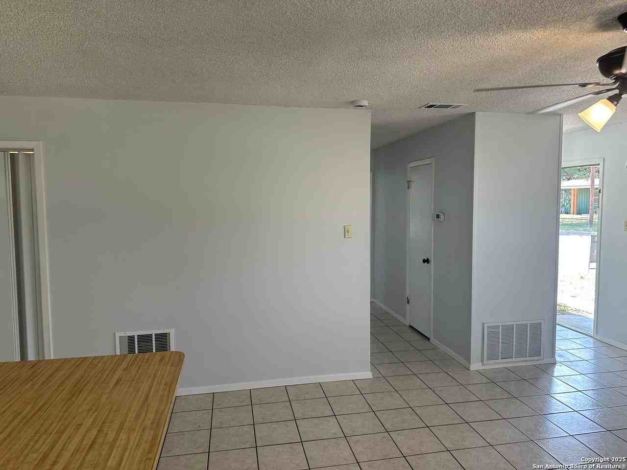 401 W Adams St - Photo 7 of 15