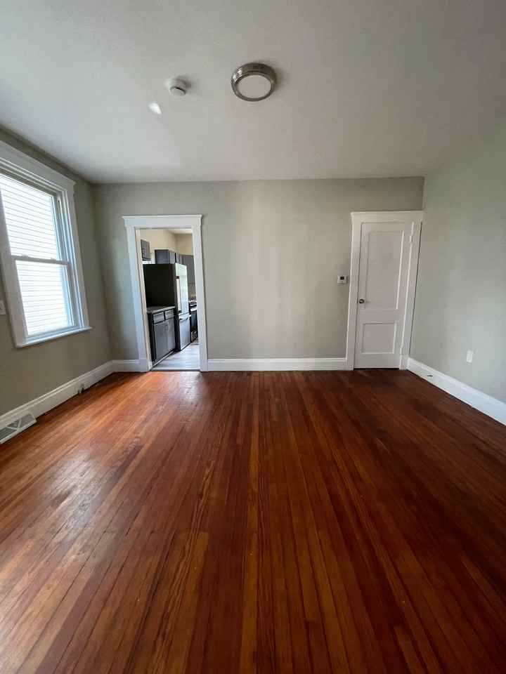 813 Terry St - Photo 4 of 18