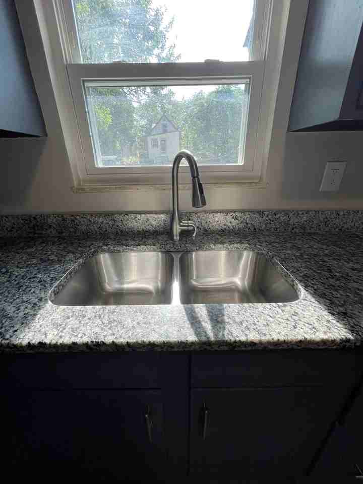 813 Terry St - Photo 5 of 18