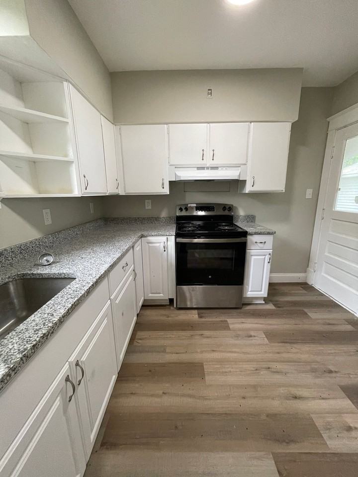 2456 Saturn St - Photo 4 of 19