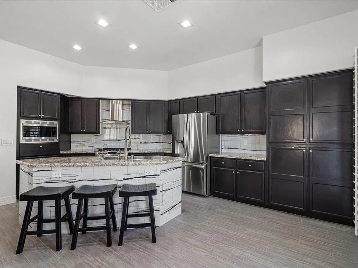 824 Cambridge Cross Pl - Photo 4 of 8