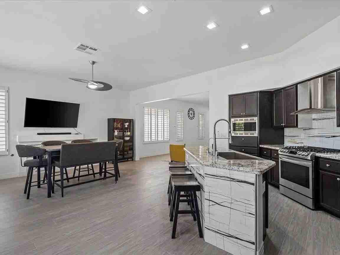 824 Cambridge Cross Pl - Photo 5 of 8