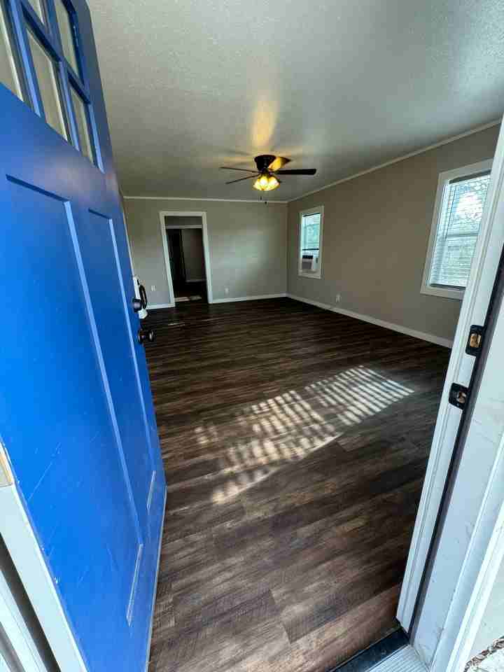 2643 Stillwell Ave - Photo 2 of 10