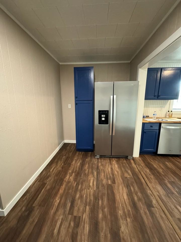 2643 Stillwell Ave - Photo 4 of 10